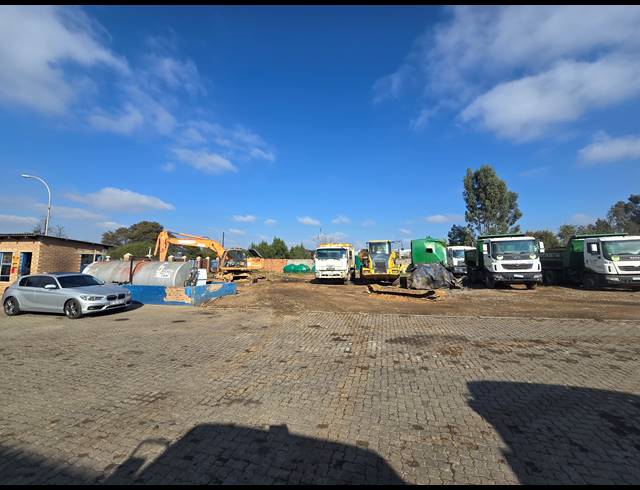1,900M² FACTORY TO LET IN MOREHILL